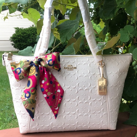 Coach Handbags - COACH F49499 SIGNATURE LEATHER AVA CHAIN TOTE